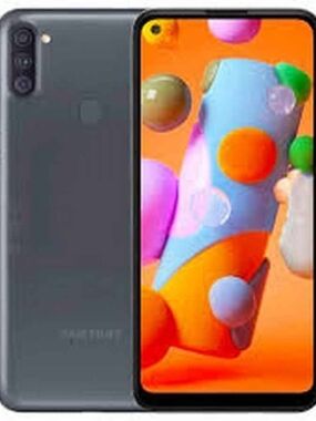 Samsung Galaxy A11 32GB Smartphone - Black Front with Gray Back